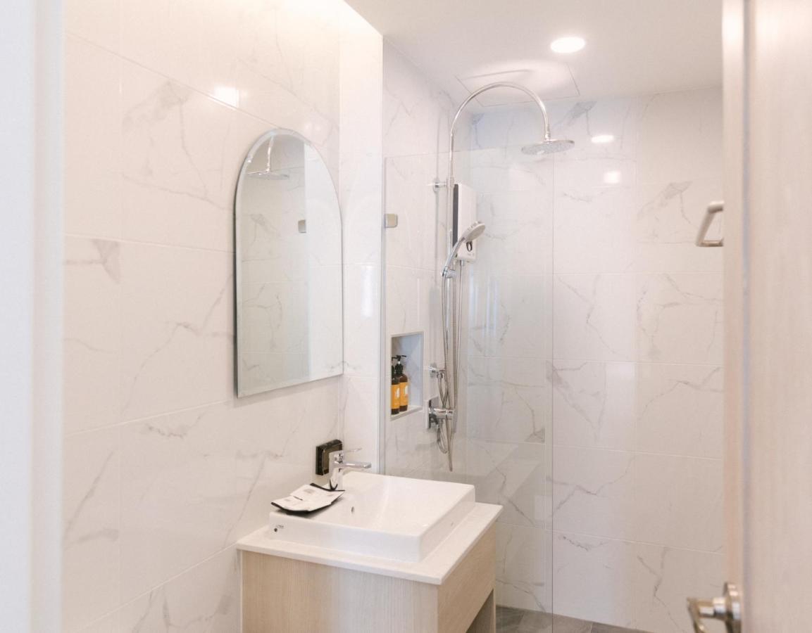 Nappiness Hotel - Sha Extraplus Бангкок Экстерьер фото