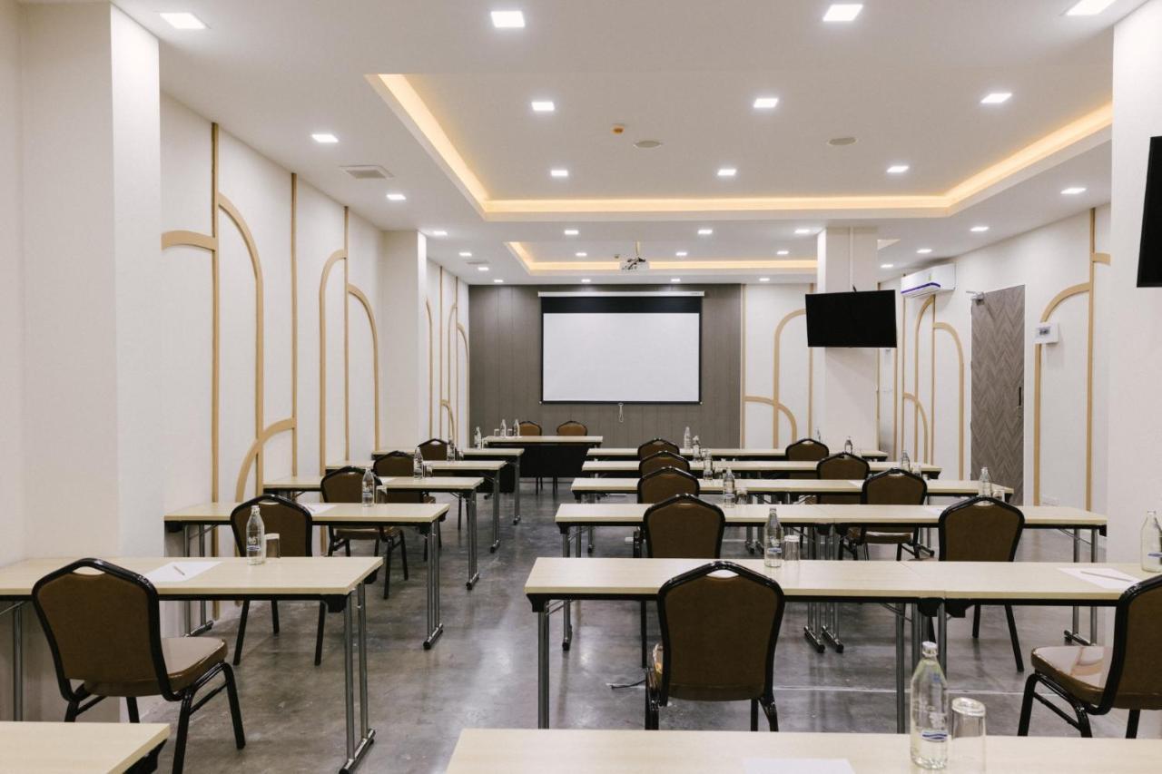Nappiness Hotel - Sha Extraplus Бангкок Экстерьер фото
