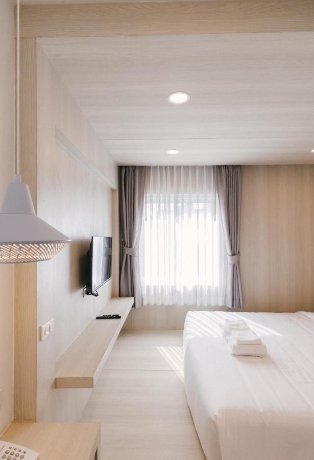 Nappiness Hotel - Sha Extraplus Бангкок Экстерьер фото