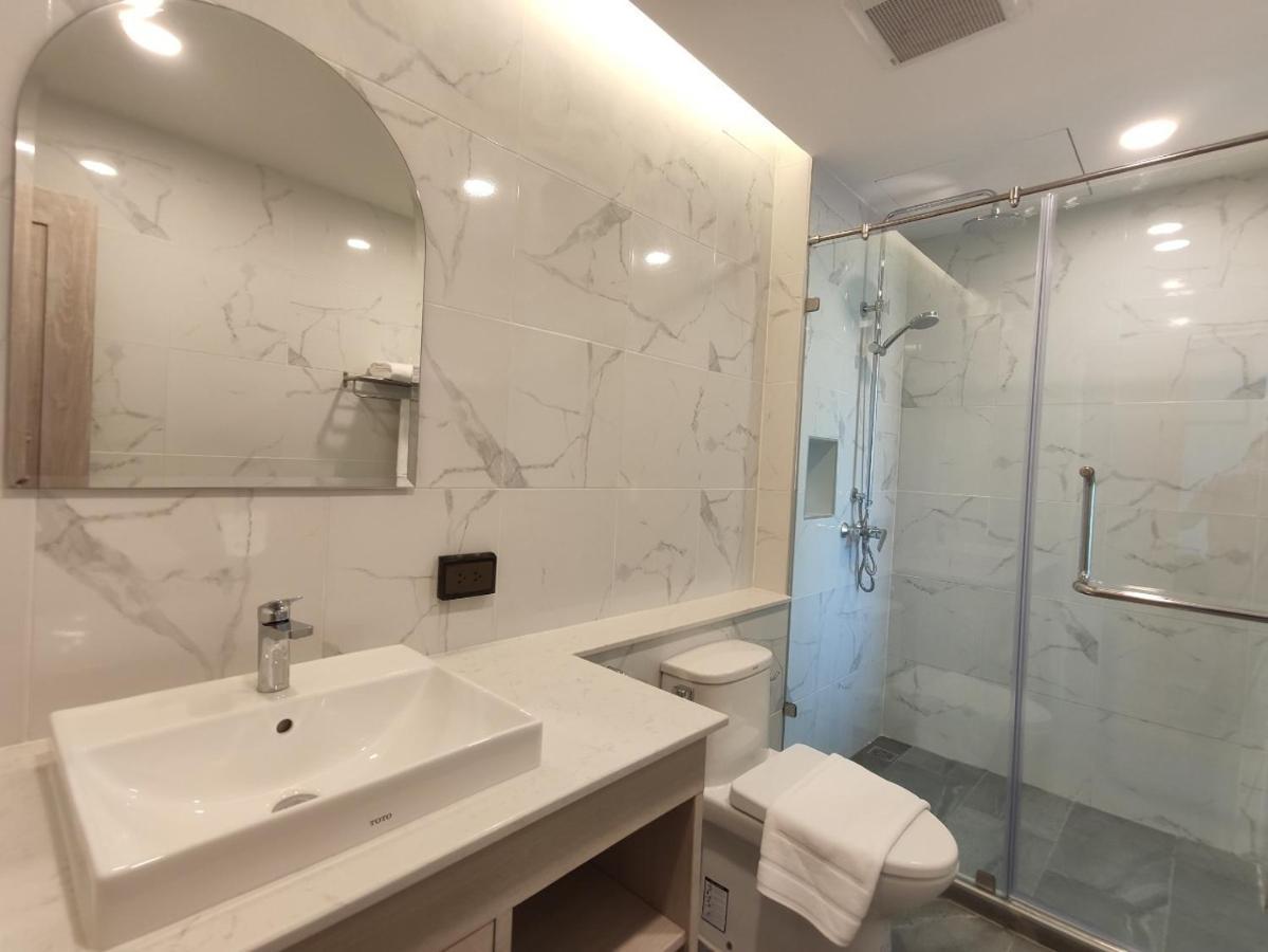 Nappiness Hotel - Sha Extraplus Бангкок Экстерьер фото